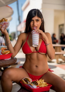 Mia Khalifa hamburger