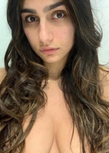 Mia Khalifa nude