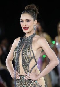 อุ้ม-ทวีพร-ยิ้ม