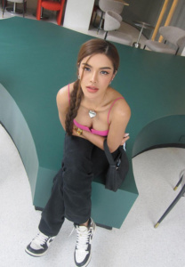 อุ้ม-ทวีพร