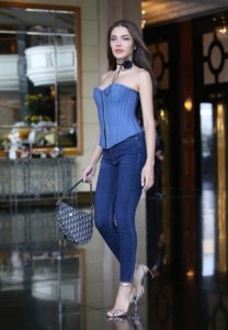 อุ้ม-ทวีพร