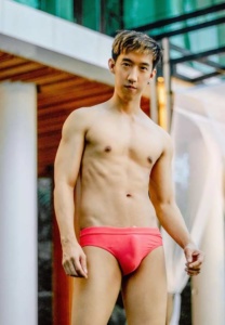 ปอนด์-วาริช-แดง