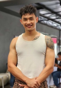 ลิป-วิชาญ-โกรกสำโรง-มือ