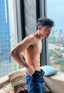 ลิป-วิชาญ-โกรกสำโรง-ยีนส์