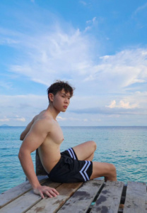 MrLeong-ฟ้า MrLeong-ฟ้า