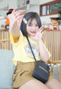 เหมย อีง่าวไร้ขน-ตะมุตะมิ