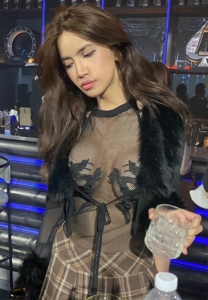 madamporns-fuengfah-takings