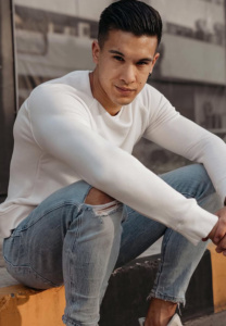 Christopher-Lay-ฮอตมาก