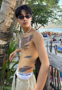 ปอม-ปาร์คเกอร์-หล่อมาก