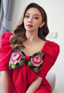 Ann Oradee-004-Radiant