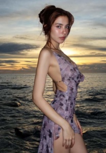 จีน่าเดอะเฟส-007-Fabulous